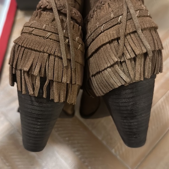New Naughty Monkey In Lyne Boho Fringe Western Tan Suede Block Heel Ankle Boot - Picture 16 of 16